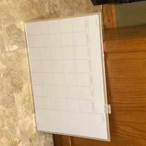 selling a whiteboard this could be used for things like chores,reminders etc